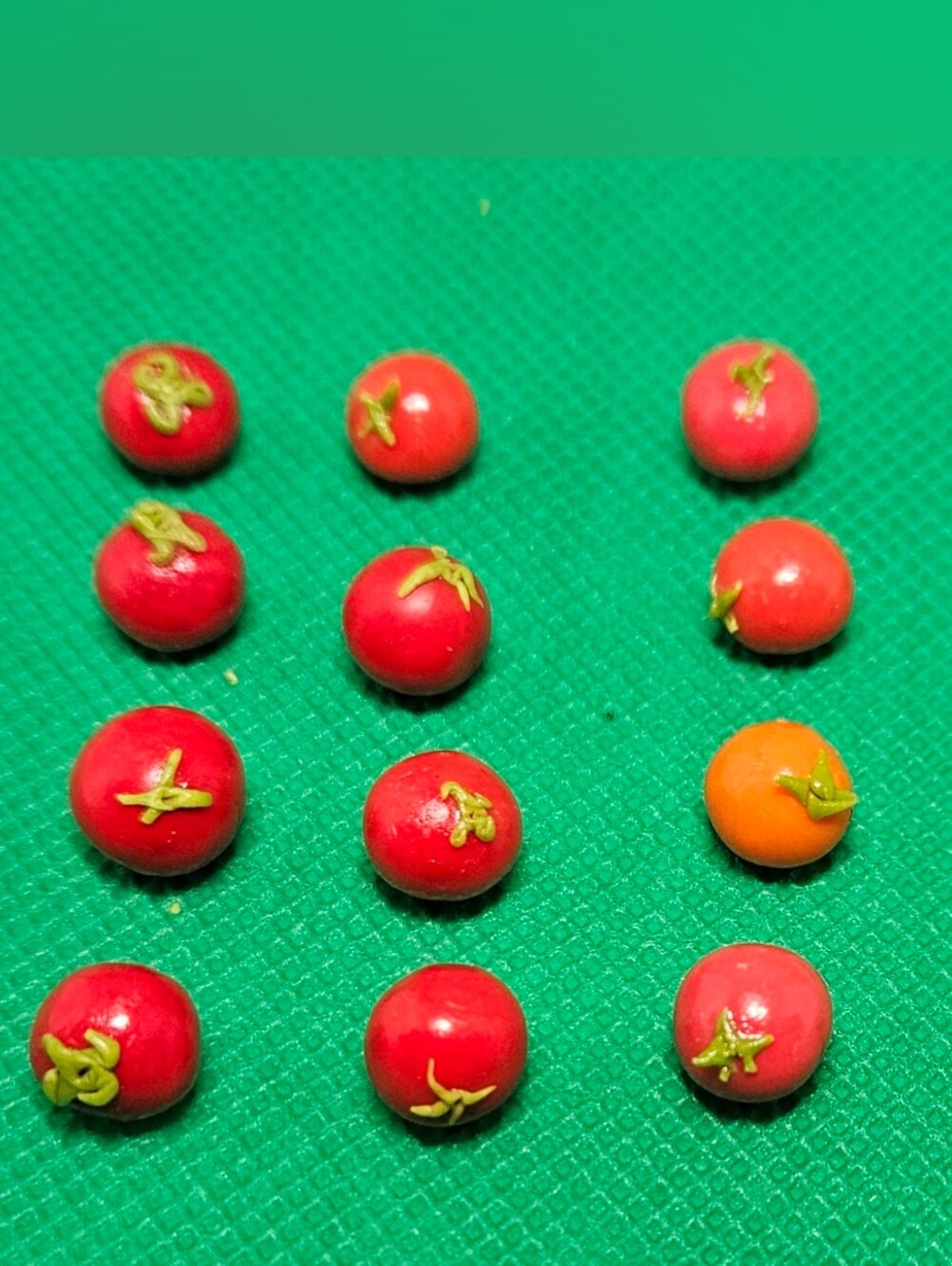 Lot of 15 Miniature Tomatoes Red Orange Green Tomato 8mm Mini Food Resin
